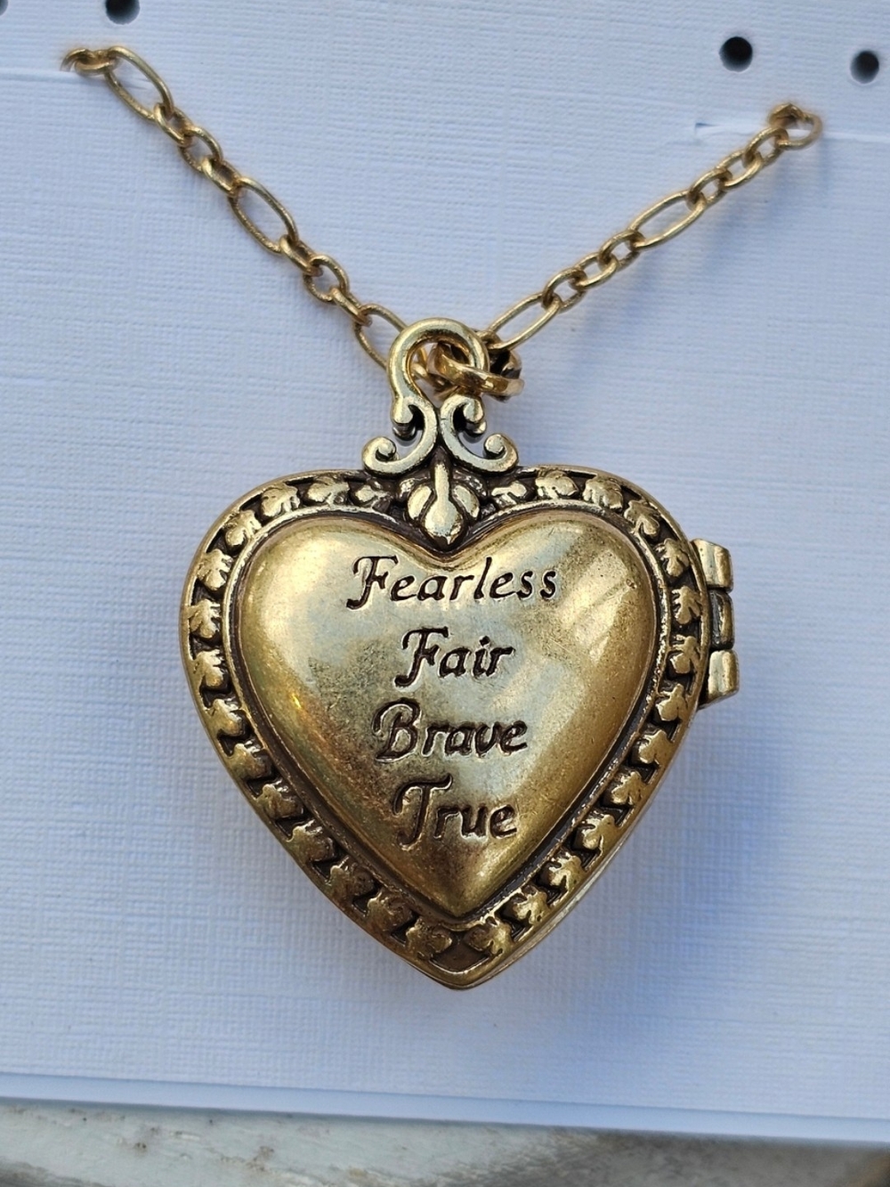 Kendra Scott x Disney Snow White Locket Necklace - Picture 3 of 4